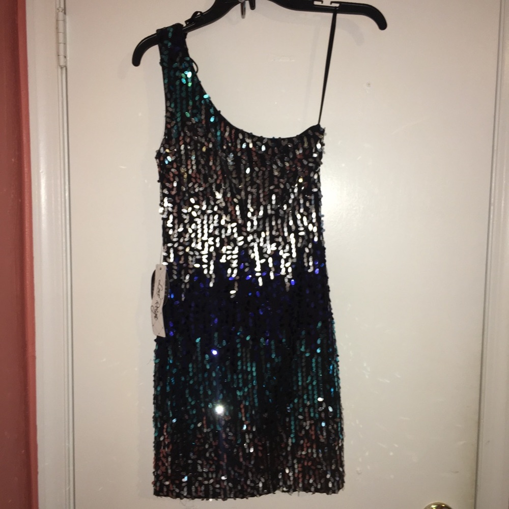 CLUB/PARTY DRESS - Picture 2 of 4